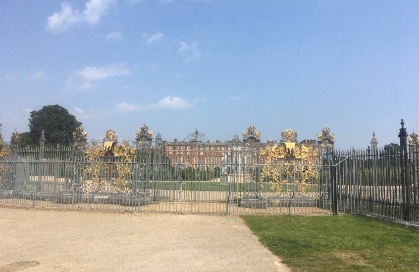 Hampton Court Palace gardens